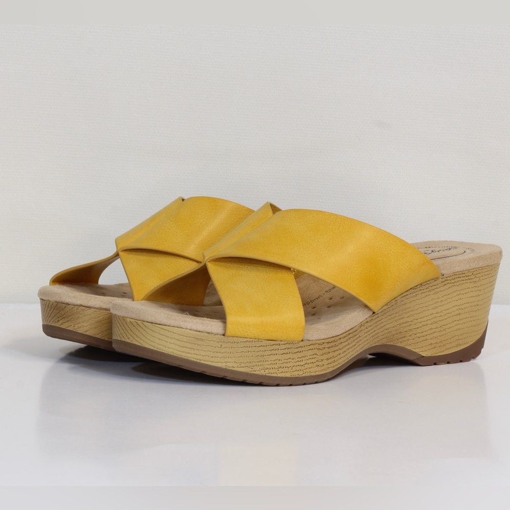 Easy Street Women's Easy Works Ragan Yellow Slip Resistant Round Toe Sandals - Picture 9 of 11